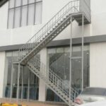 ساندوتش بانل وبيوت شعر جدة | تركيب سلالم حديد ومخارج الطوارئ