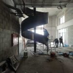 ساندوتش بانل وبيوت شعر جدة | تركيب سلالم حديد ومخارج الطوارئ